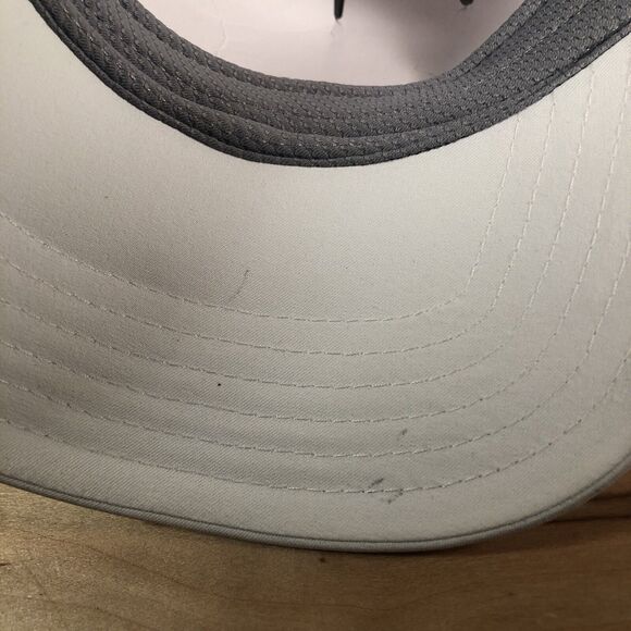 Under Armour Iso-Chill Driver Mesh White Adjustable Golf Hat Cap Defect! - Picture 6 of 7